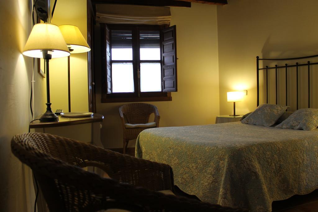 Hostal Rural Luna Y Hostal Rural Lunaposada Candeleda Phòng bức ảnh