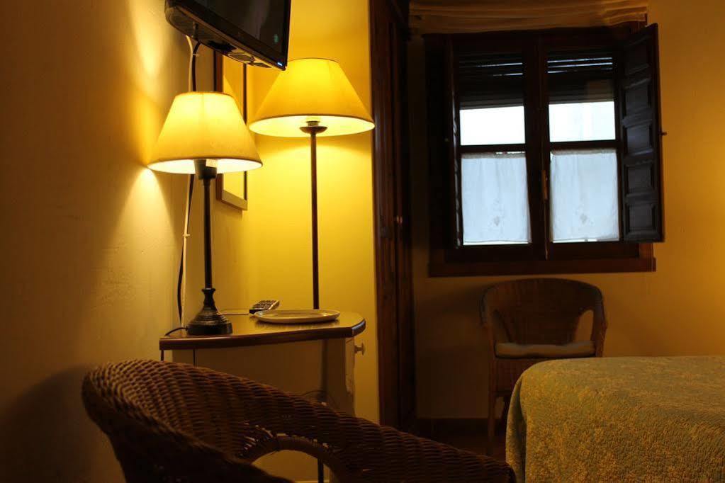 Hostal Rural Luna Y Hostal Rural Lunaposada Candeleda Ngoại thất bức ảnh